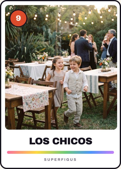 Figurita número 9 de dos nenes corriendo entre las mesas de la fiesta